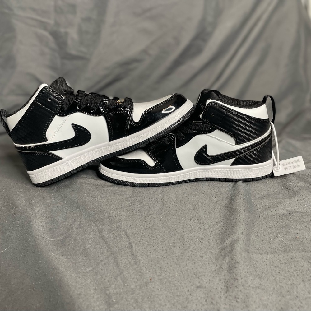 Nike Air Jordan 1 Mid Carbon Fiber High Low size 3Y